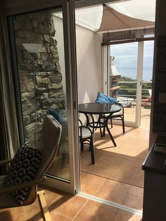 Дом отдыха Banda Do Sol Self Catering Cottages Estreito Da Calheta Португалия